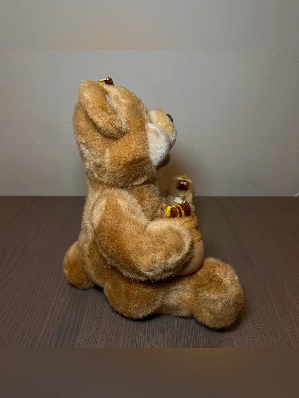 VINTAGE KELLYTOY HONEYBEE TEDDY BEAR MEL PLUSH DRIPPING HONEY POT STUFFED ANIMAL